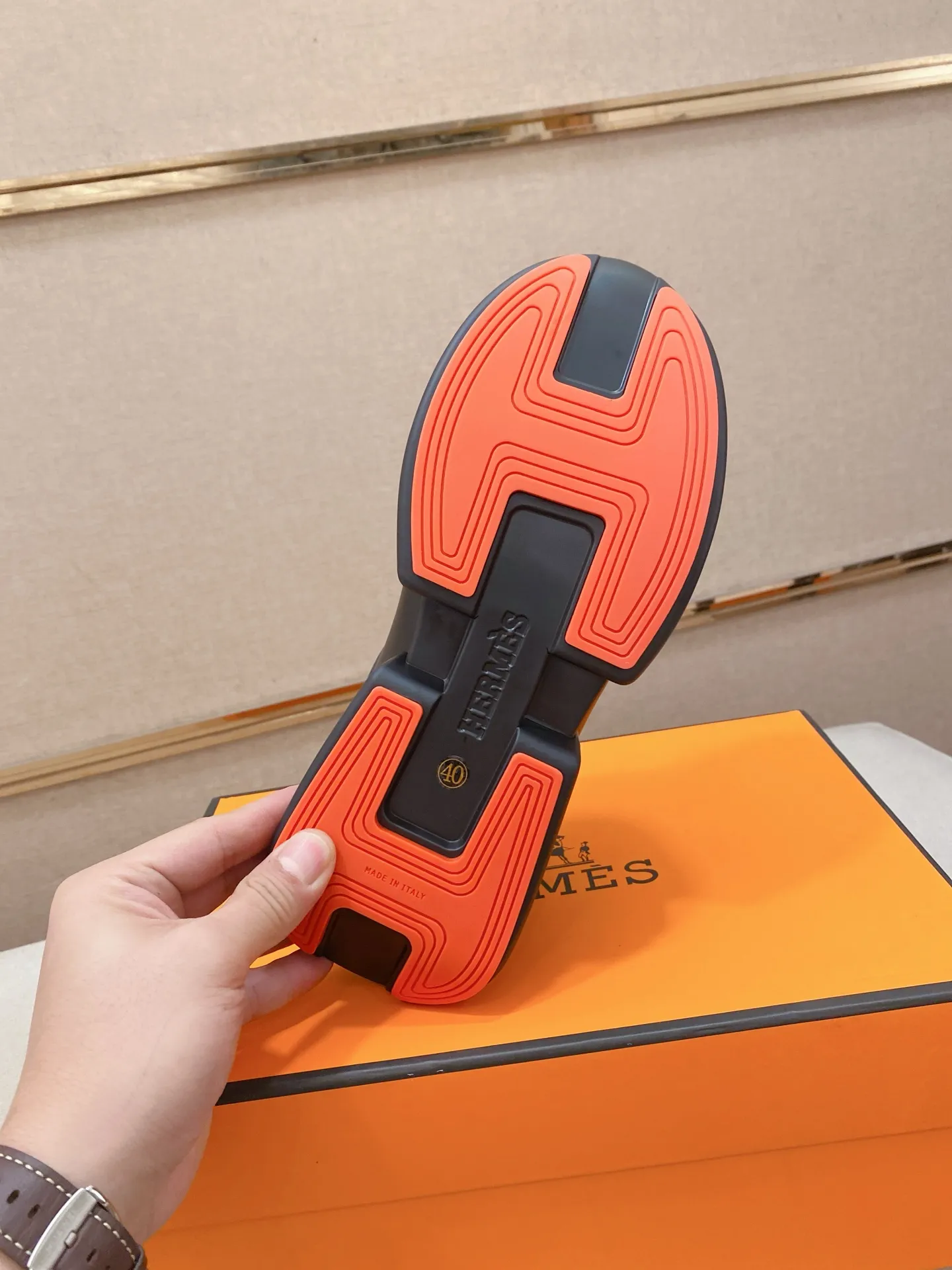 Men's clothing and shoes💰: 480💰《HERMES》【Classic original order·Version】Hermès; top 🔝purchasing agent🔍🔍men's latest 🇺🇸 counter sales simultaneously, imported from Italy original ▲▲cowhide ▲▲ (high-end, nobility, class) ) Exquisite workmanship (Italian 🇮🇹 imported water-dyed 🐂 cowhide lining) sole: original sole provided by the original factory, ⚠️exclusive double-layer activity·TPR·rubber·combined molded outsole; super comfortable·wear-resistant·non-slip·environmental protection The real thing is more beautiful if you take the real thing (high quality, follow the order). You can enter and exit the counter at will * Number of yards: 38-44 (45 can be customized and cannot be returned or exchanged)